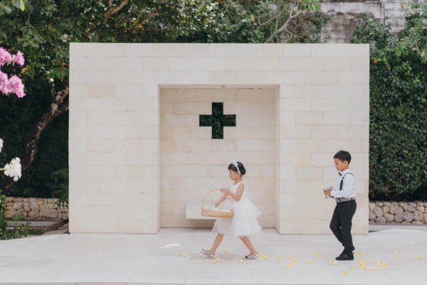 Ivory-Blue-Bali-Wedding-Tirtha-Bridal-Snap-Story-Photography-13