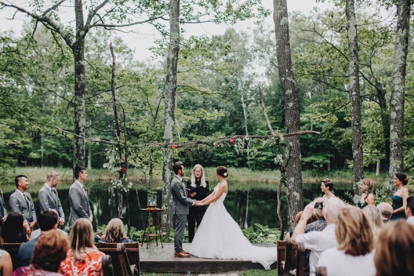 Minnesota-Woodland-Wedding-at-Juliane-James-Place-Matt-Lien-24