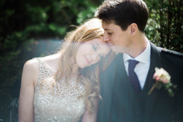 Dreamy-Scottish-Tipi-Wedding-Greenbank-Garden-17