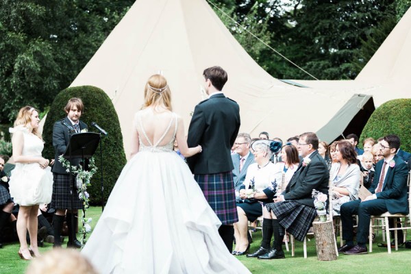 Dreamy-Scottish-Tipi-Wedding-Greenbank-Garden-9