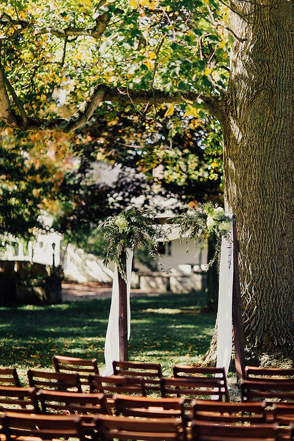 Modern-Cuyahoga-Valley-Wedding-Dark-Wood-Succulents-Addison-Jones-11