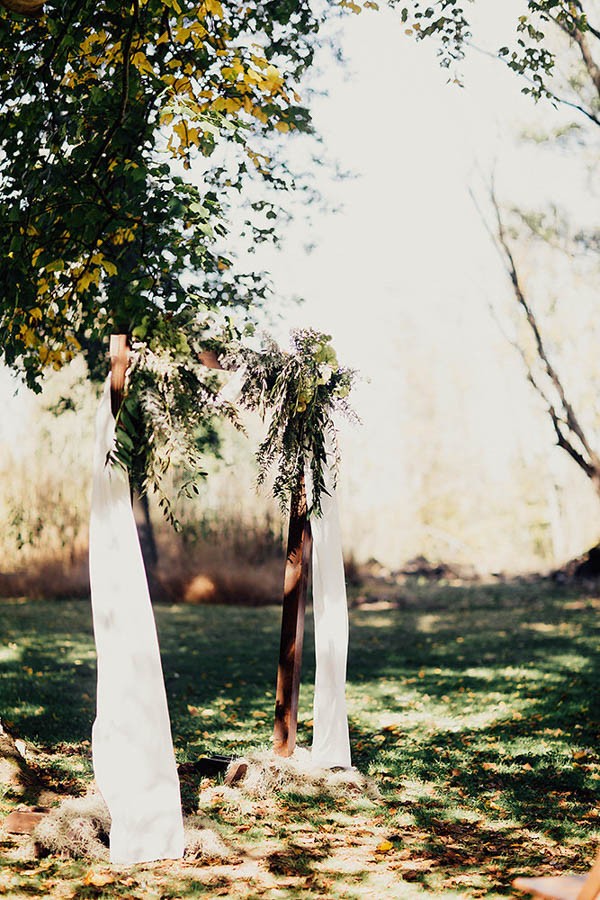 Modern-Cuyahoga-Valley-Wedding-Dark-Wood-Succulents-Addison-Jones-12