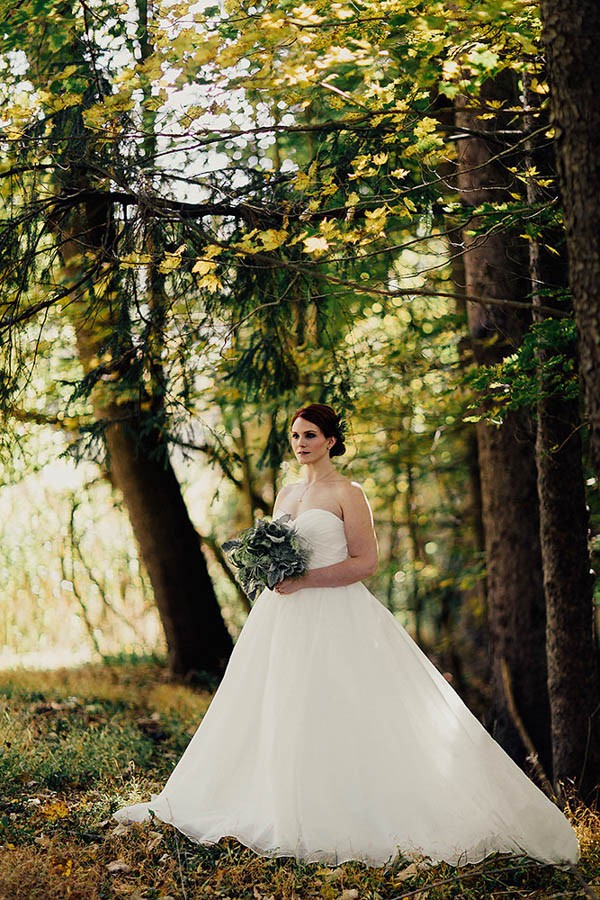 Modern-Cuyahoga-Valley-Wedding-Dark-Wood-Succulents-Addison-Jones-6