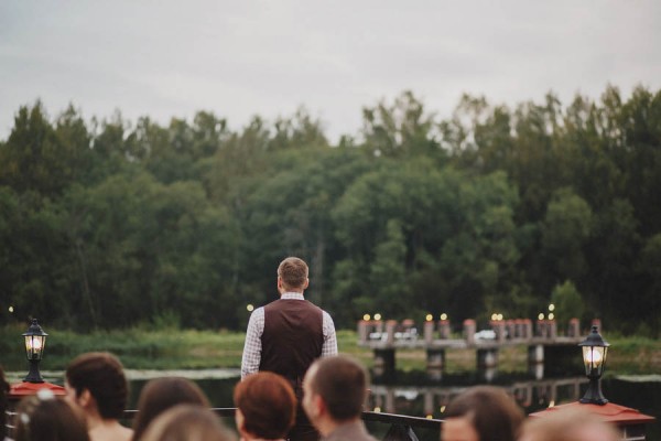 Naturally-Beautiful-Forest-Wedding-Moscow-16