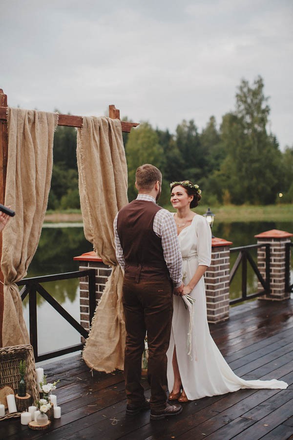 Naturally-Beautiful-Forest-Wedding-Moscow-18