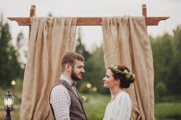 Naturally-Beautiful-Forest-Wedding-Moscow-19