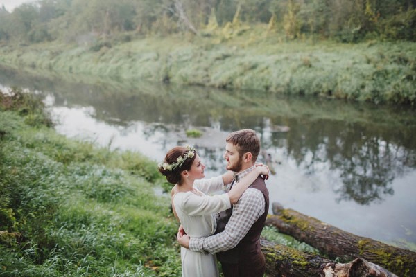 Naturally-Beautiful-Forest-Wedding-Moscow-24