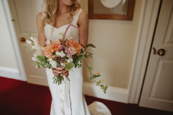 Sweetly-Colorful-Scottish-Wedding-Gilmerton-House-12