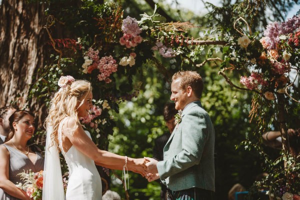 Sweetly-Colorful-Scottish-Wedding-Gilmerton-House-19