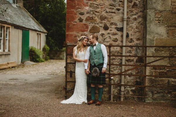 Sweetly-Colorful-Scottish-Wedding-Gilmerton-House-43