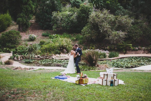 Adorable-Portuguese-Picnic-Wedding-Monserrate-Palace-32