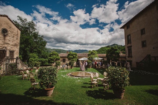 Classically-Beautiful-Tuscany-Wedding-Catureglio-32