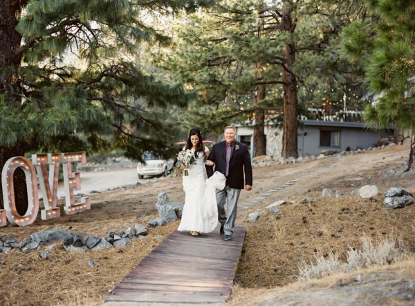 Earthy-Nevada-Wedding-Woods-29