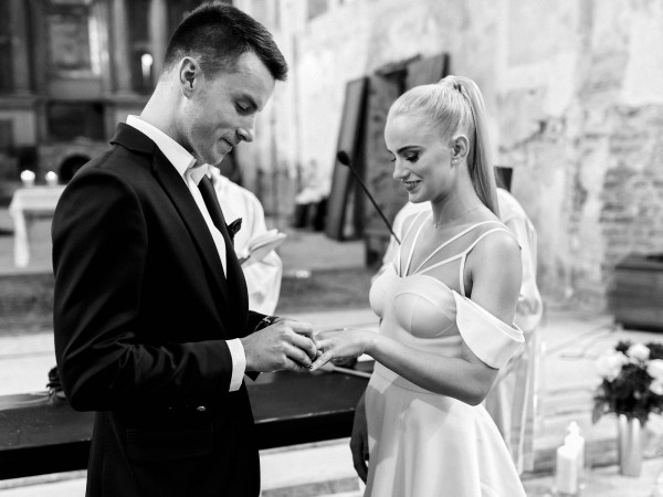 Fashionable-White-Marsala-Wedding-Lithuania-Linas-Dambrauskas-Photography-11
