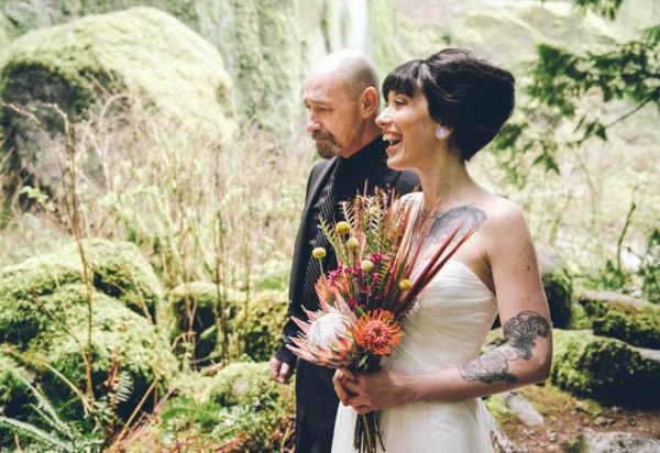 Intimate-Alternative-Waterfall-Wedding-Columbia-Gorge-10