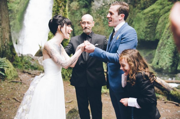 Intimate-Alternative-Waterfall-Wedding-Columbia-Gorge-15