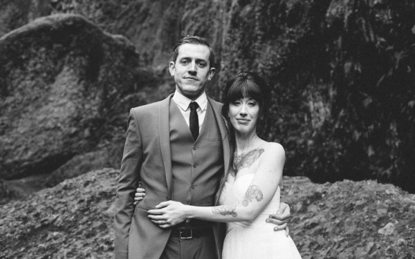 Intimate-Alternative-Waterfall-Wedding-Columbia-Gorge-23