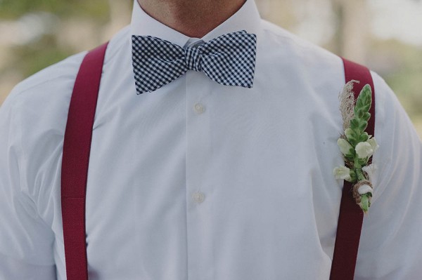 Barefoot Texas Elopement on Caddo Lake | Junebug Weddings