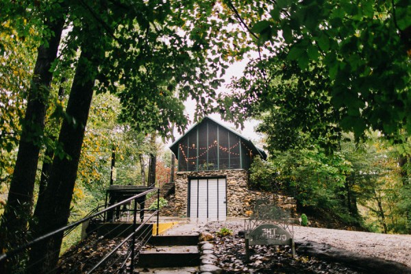 Rainy-North-Carolina-Wedding-Round-Knob-Lodge-2