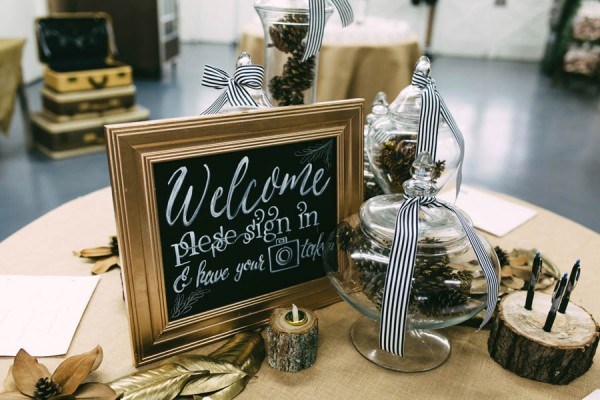 Ultra-Cool-DIY-Wedding-Memphis-Agricenter-Farmers-Market-23