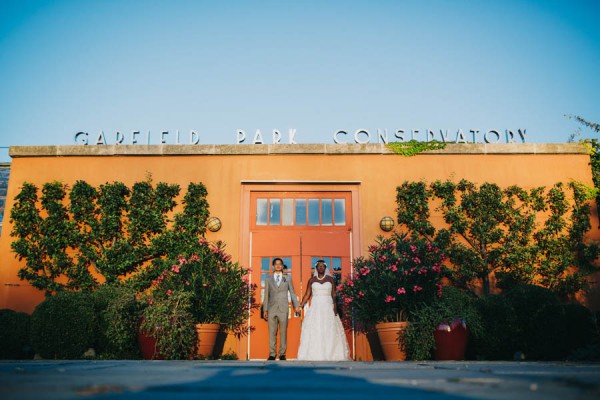 Vibrant-Light-Hearted-Chicago-Wedding-Garfield-Park-Conservatory-36