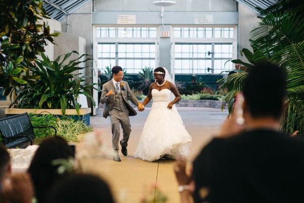 Vibrant-Light-Hearted-Chicago-Wedding-Garfield-Park-Conservatory-37