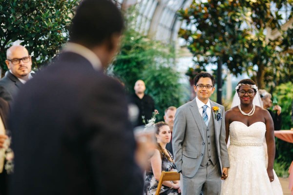 Vibrant-Light-Hearted-Chicago-Wedding-Garfield-Park-Conservatory-38