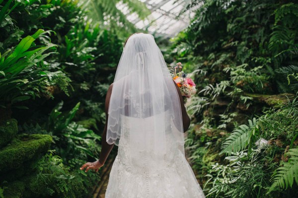 Vibrant-Light-Hearted-Chicago-Wedding-Garfield-Park-Conservatory-9