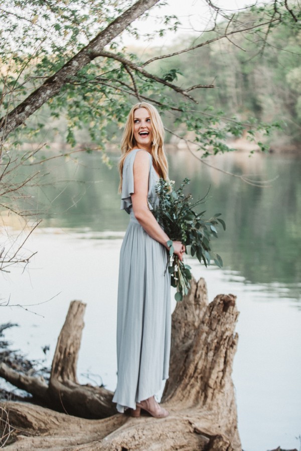 june engagement photo outfits