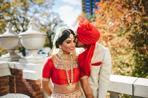 Modern-Minneapolis-Indian-Wedding-Calhoun-Beach-Club-16