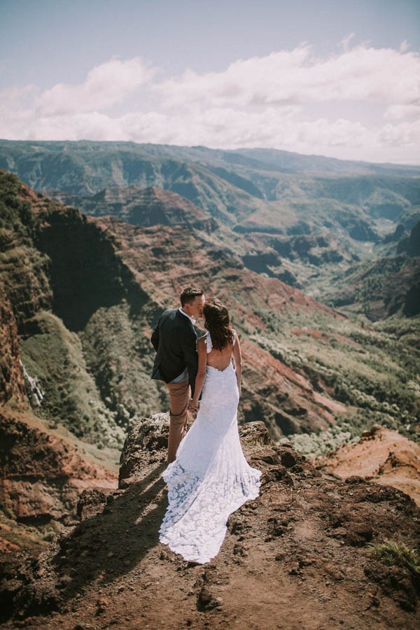 This-Jaw-Dropping-Waimea-Canyon-Wedding-Hawaii-Like-You've-Never-Seen-Before-14