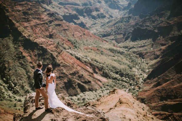 This-Jaw-Dropping-Waimea-Canyon-Wedding-Hawaii-Like-You've-Never-Seen-Before-17