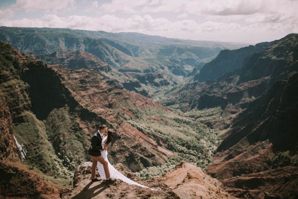 This-Jaw-Dropping-Waimea-Canyon-Wedding-Hawaii-Like-You've-Never-Seen-Before-18