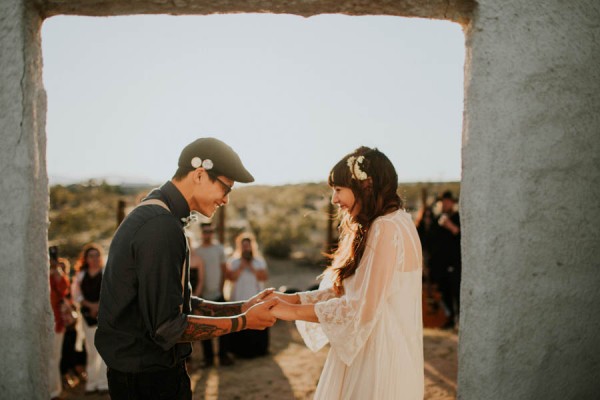 uniquely-artistic-california-elopement-at-noahs-art-purifoy-museum-11