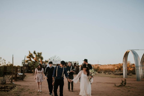 uniquely-artistic-california-elopement-at-noahs-art-purifoy-museum-16