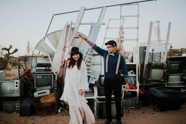 uniquely-artistic-california-elopement-at-noahs-art-purifoy-museum-19