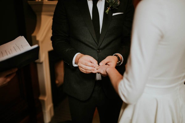 black-and-white-civil-ceremony-at-this-glasgow-registrars-office-15