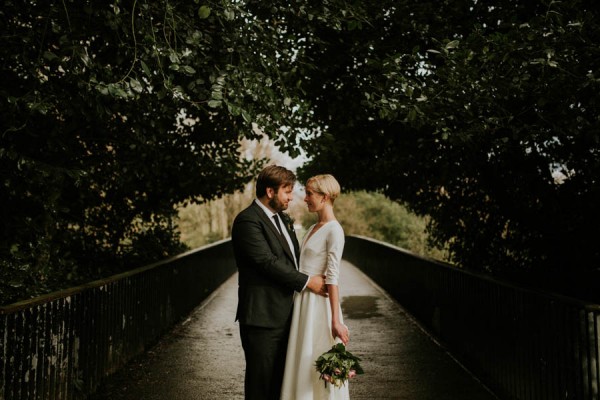 black-and-white-civil-ceremony-at-this-glasgow-registrars-office-28