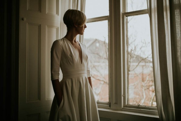 black-and-white-civil-ceremony-at-this-glasgow-registrars-office-7