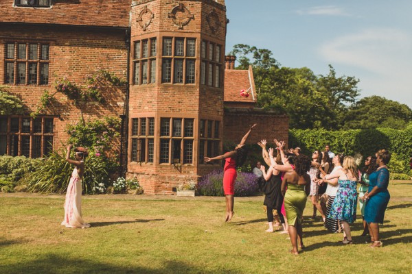 calling-all-creative-couples-this-artistic-and-stylish-woodhall-manor-wedding-is-for-you-12