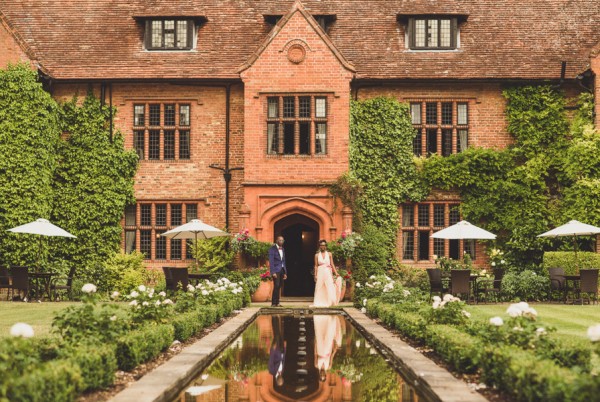 calling-all-creative-couples-this-artistic-and-stylish-woodhall-manor-wedding-is-for-you-24
