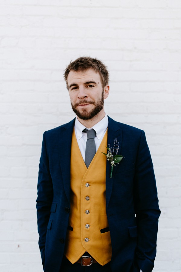 casual-glam-edmonton-wedding-at-red-strap-market-14