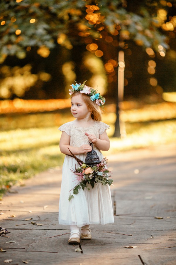 cerulean-and-dusty-peach-pennsylvania-wedding-at-aldie-mansion-10