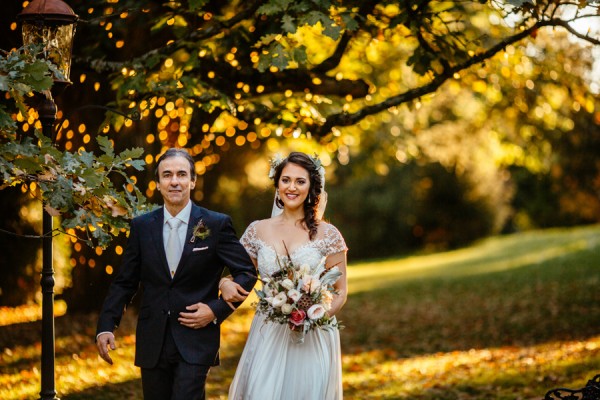 cerulean-and-dusty-peach-pennsylvania-wedding-at-aldie-mansion-11