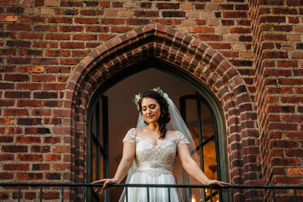 cerulean-and-dusty-peach-pennsylvania-wedding-at-aldie-mansion-2