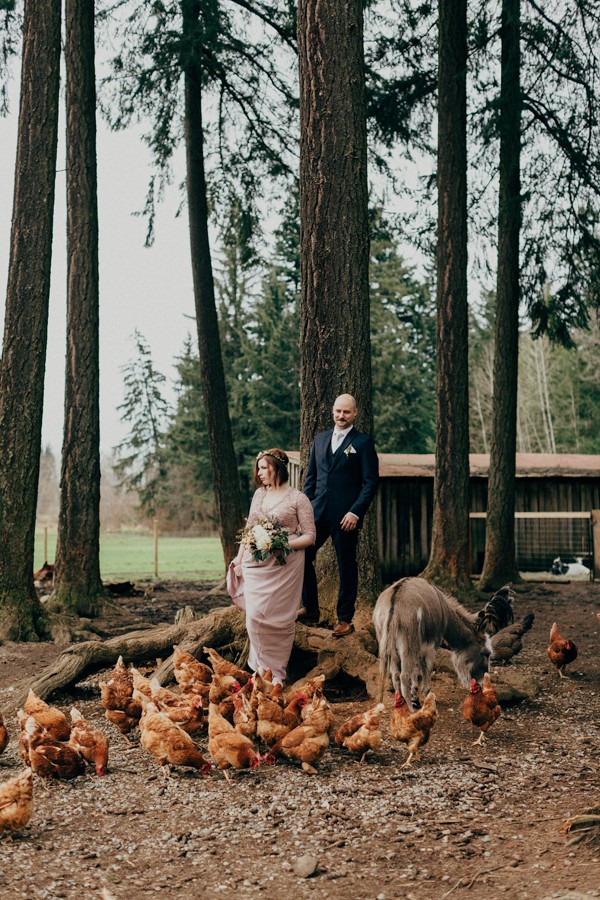 cozy-vancouver-island-cabin-wedding-at-dolphins-resort-11