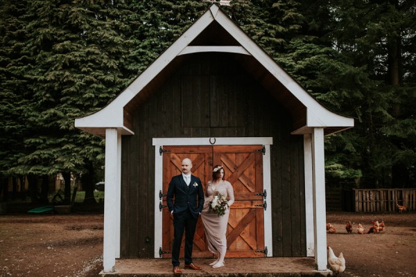 cozy-vancouver-island-cabin-wedding-at-dolphins-resort-31