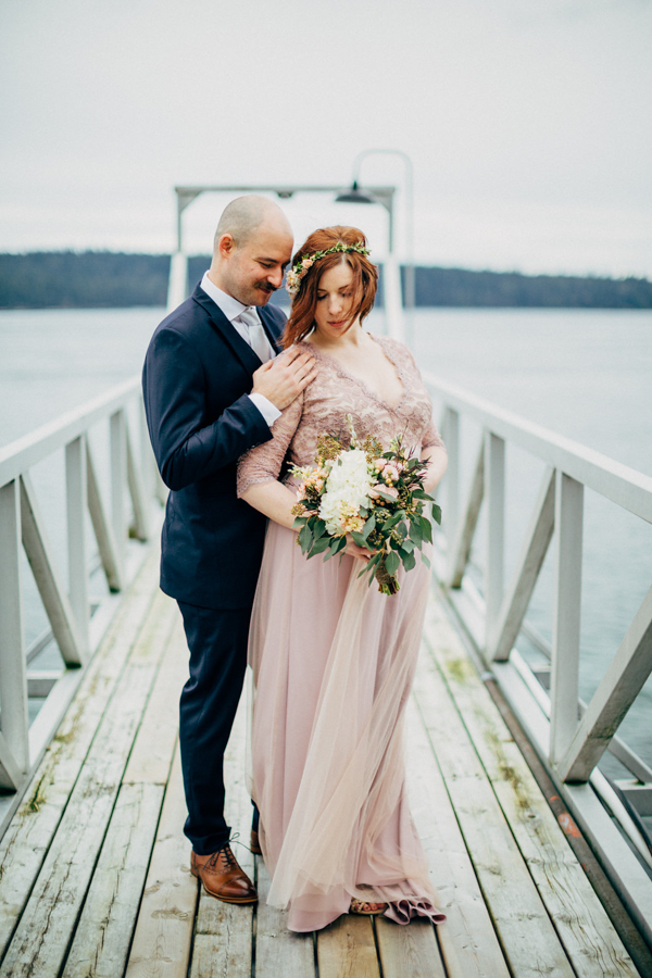 Cozy Vancouver Island Cabin Wedding at Dolphins Resort ...