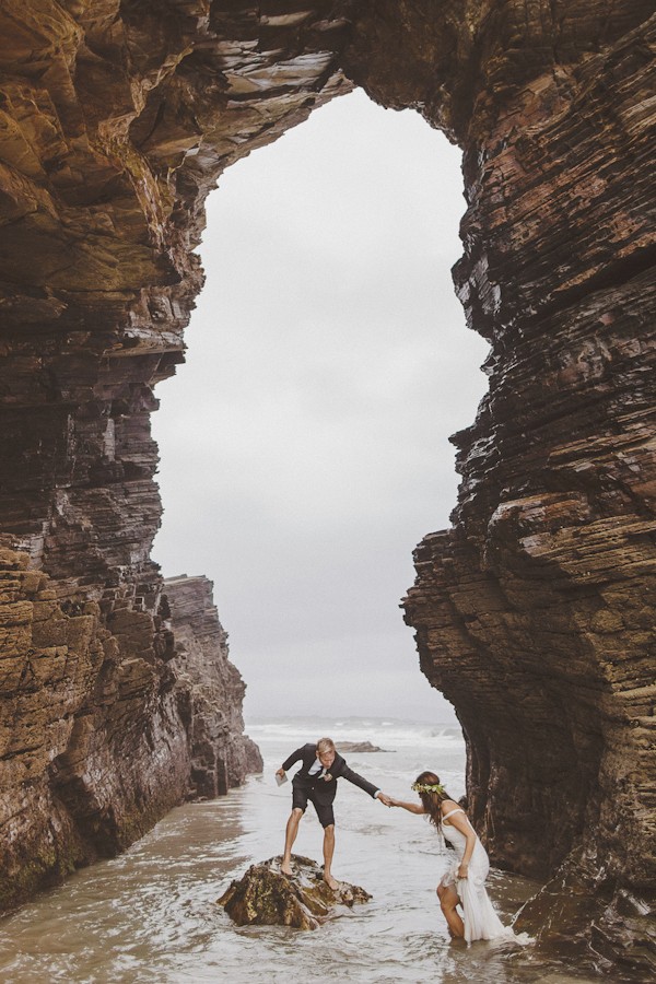 destination-elopement-on-the-Playa-de-las-Catedrales-in-Spain-with-photography-by-Ed-Peers-33