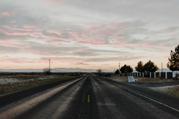 eclectic-west-texas-destination-wedding-at-the-marathon-motel-27